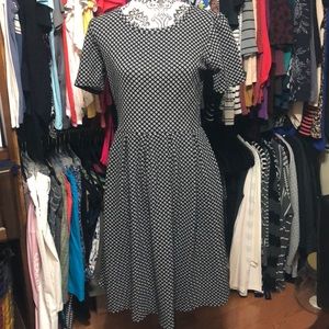 Lularoe size M Dress with pockets.